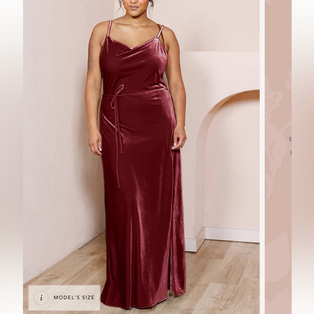 Revelvy Velvet Zuri Maxi Spaghetti Straps Dress- Terracotta Large